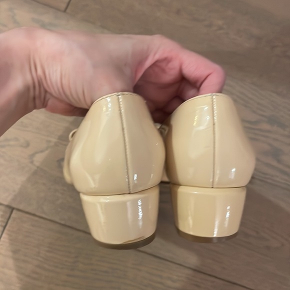 Salvatore Ferragamo Vera Pumps 6.5 women’s in macaron - Picture 6 of 9